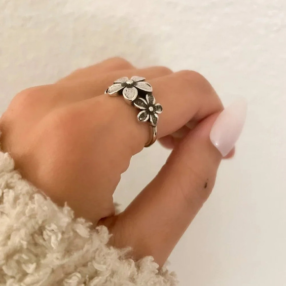 925 Sterling Silver Vintage Flower Ring Dainty Minimalist Ring - Picture 9 of 11